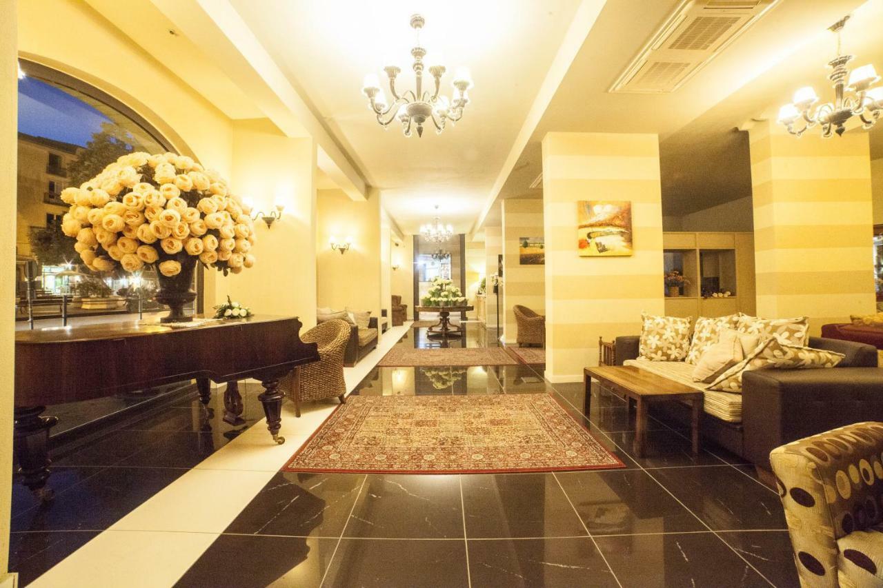 Roccamonfina Palace Hotel Екстер'єр фото
